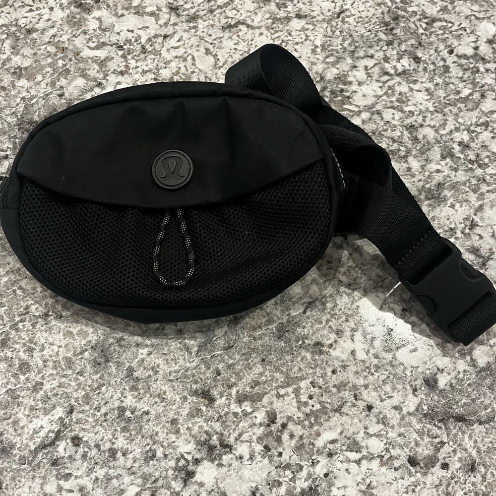 Lululemon belt bag